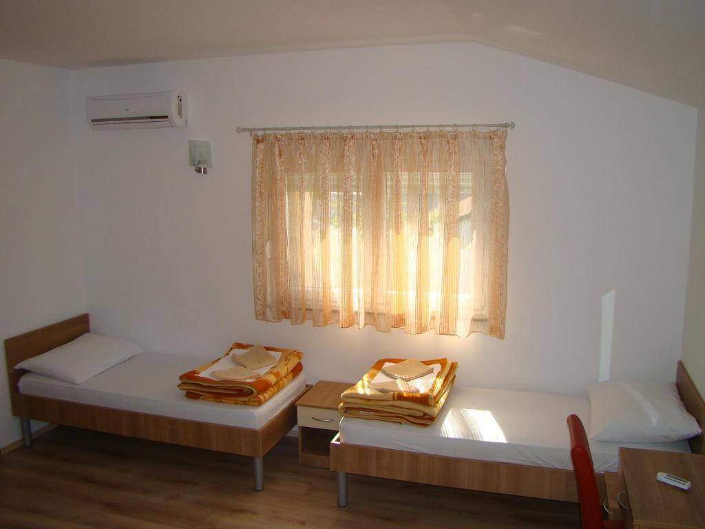 Pansion Ivan Međugorje Kamer foto